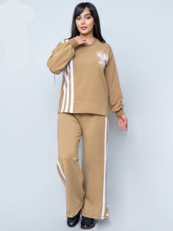 ست آدیداس کنار نوار